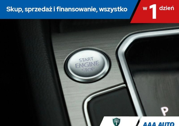 Volkswagen Passat cena 76000 przebieg: 113845, rok produkcji 2020 z Brusy małe 211